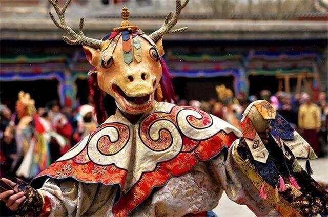 “蛊”究竟是什么？为什么历朝律法对养蛊的处罚如此严厉？