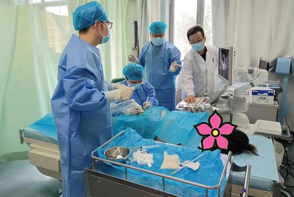 西安交大二附院完成国内首例胎儿巨大肾积水微创治疗