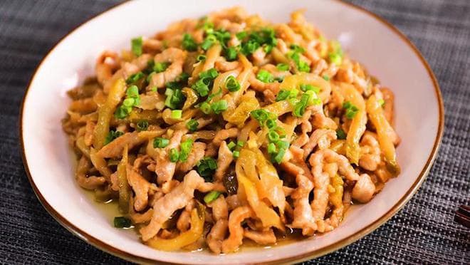 解馋又解腻，榨菜肉丝——餐桌上的清新之选