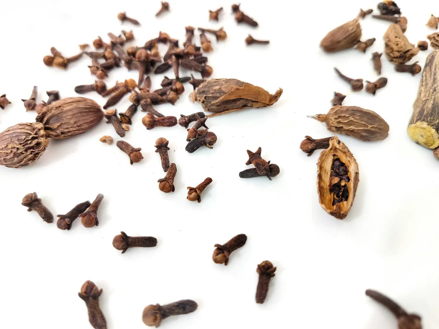 丁香柿蒂汤：治疗打嗝的传统良方