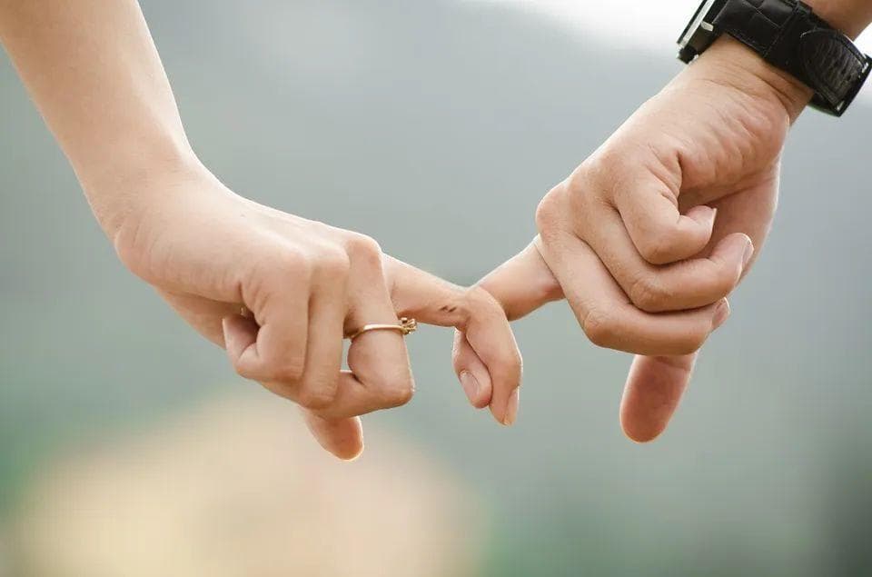 婚姻心理咨询：走不出背叛阴影，这段婚姻该如何走下去？