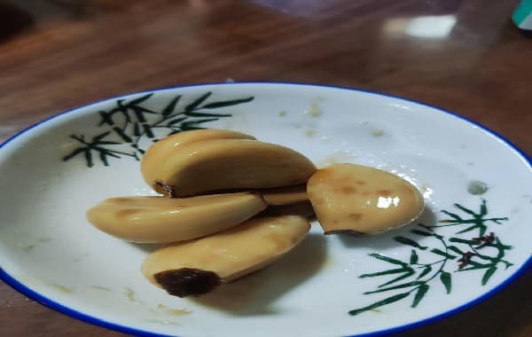 青海烤全羊：传统美食的制作工艺与烹饪技巧