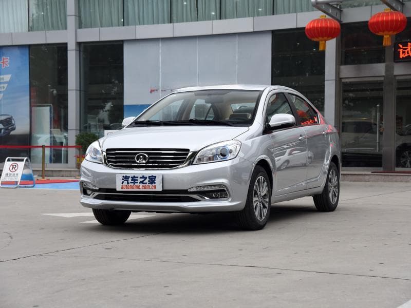10万以内的家轿中，空间大，省油，安全性高的车，选择哪款好？