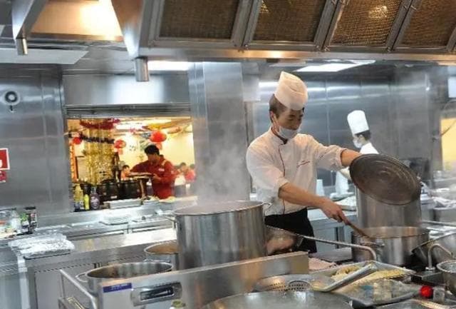 从粉蒸到过热蒸：中国蒸制烹饪技法的演变与创新