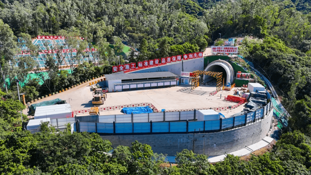 深圳外环高速三期“五洞齐发”，国内最大断面隧道全面开工