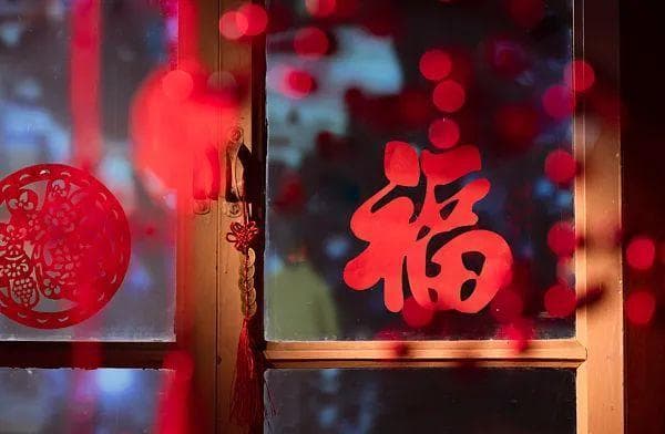 不管吃饺子还是汤圆，都是熟悉的“家乡年”