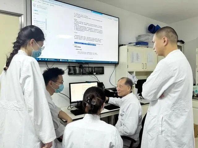 东方医院推出"Med-Go"：AI赋能医疗诊断、教学、科研全方位升级