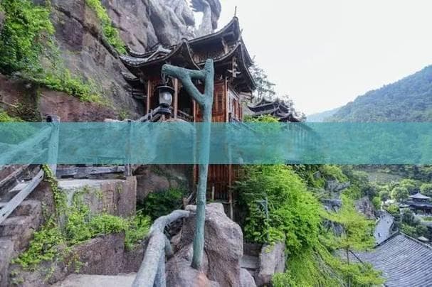夏日避暑胜地：峨眉山旅游指南