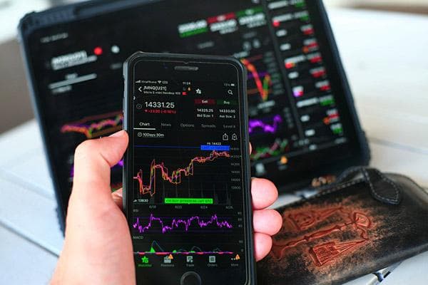 美国三大证券交易所：纽交所、纳斯达克、美交所
