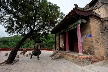 千佛庵：隰县凤凰山上的明代悬塑艺术瑰宝