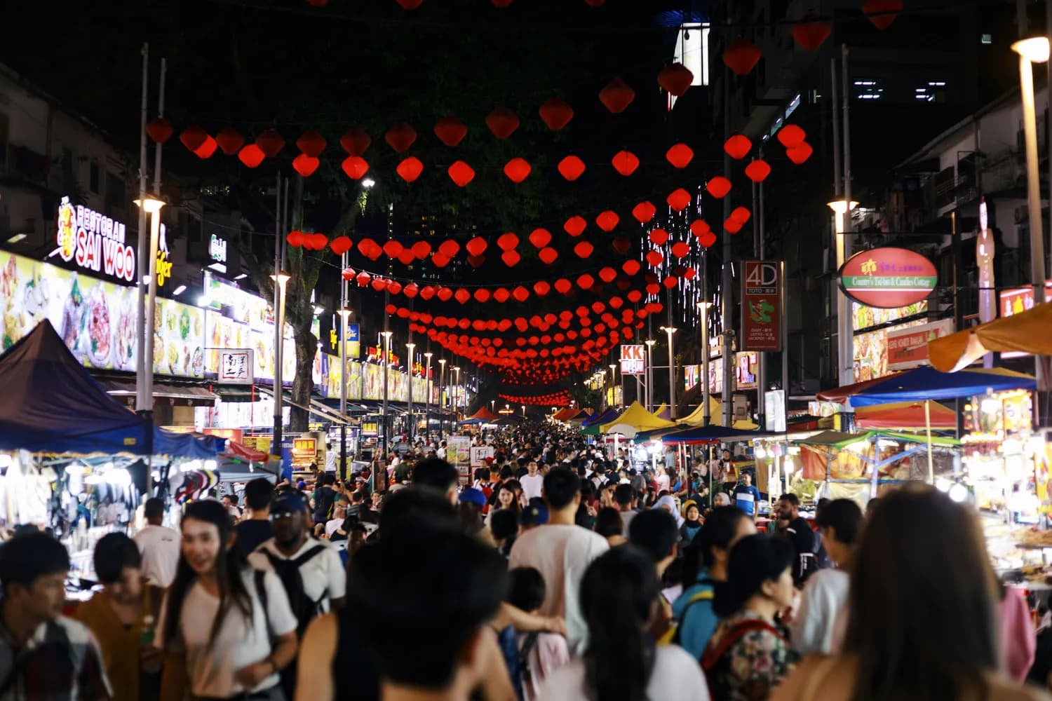 红旗街：探寻三亚夜市的烟火气