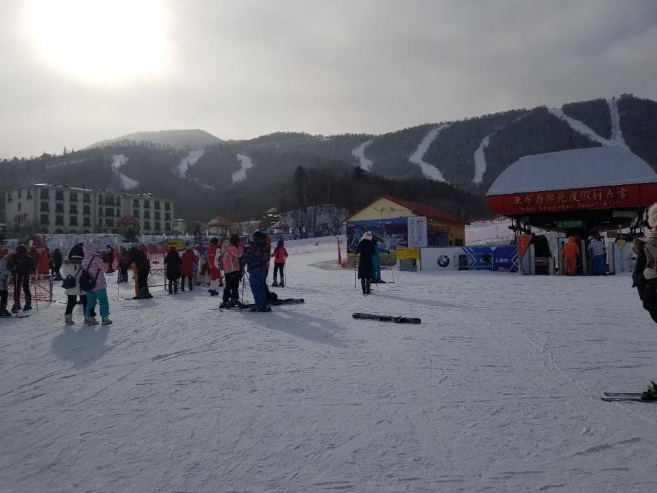 文旅部发布12条冰雪旅游线路，推动区域协同四季运营