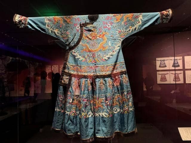 嘉德宫廷织绣：皇帝的祭服