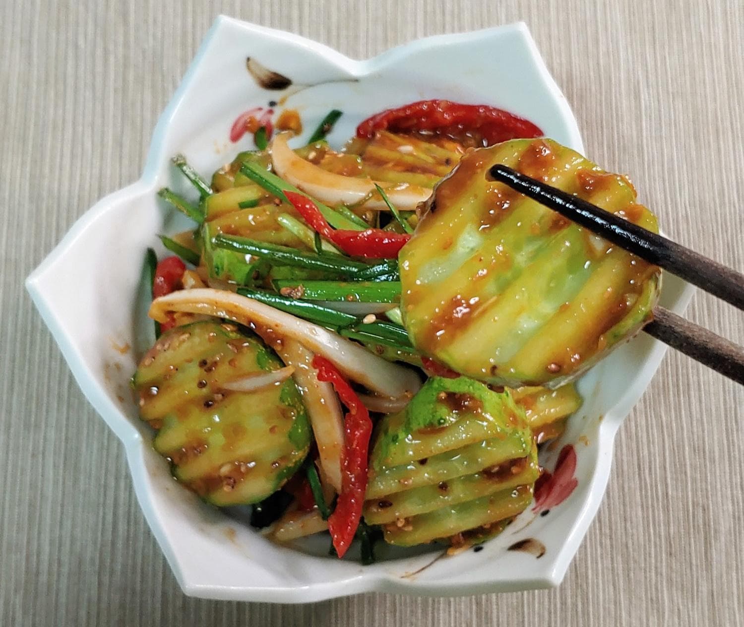 凉拌黄瓜：不腌制，少出水的即食凉拌黄瓜