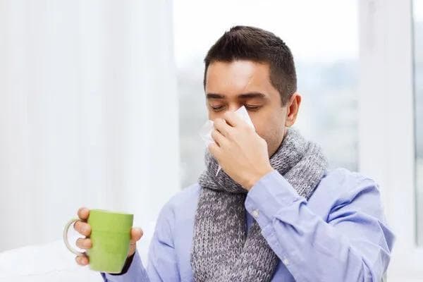 鼻炎打喷嚏流鼻涕怎么治？这些药物可缓解症状