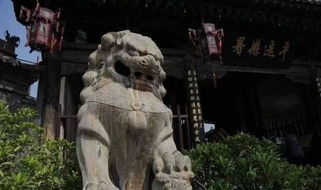 俗语：“狮子守大门，老虎坐中堂”，为何说普通人家压不住？