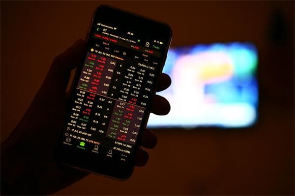 汇率中间价和汇率有什么区别：如何计算、影响因素与实际应用