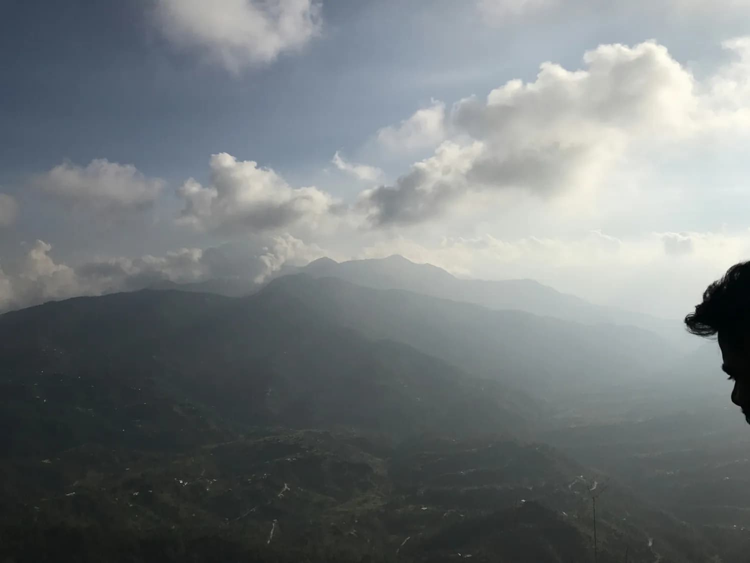 成都周边自然景观四日游：青城山峨眉山深度体验