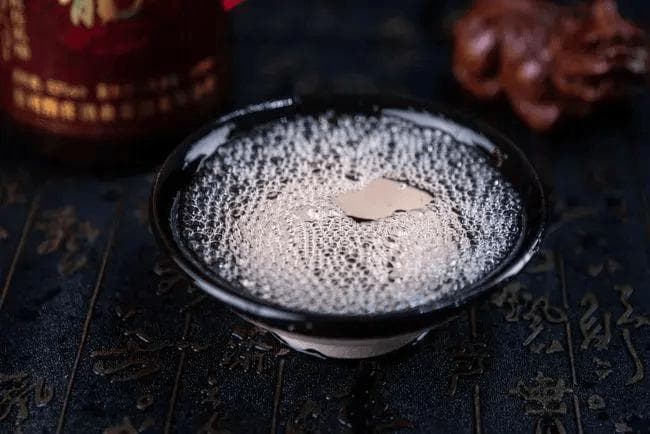 如何鉴别假酒？几个简单有效的方法揭秘