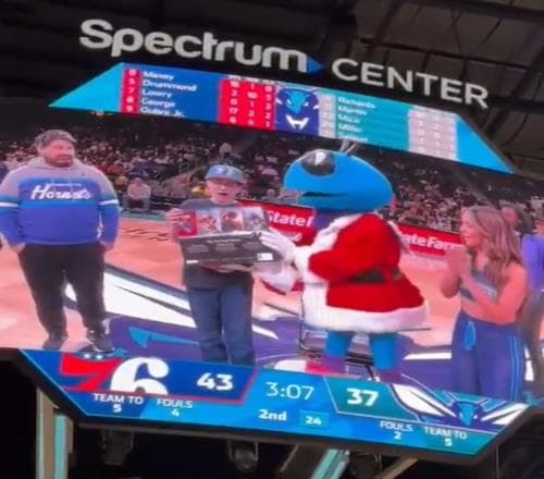 NBA黄蜂队送礼乌龙事件：从PS5到球衣再到公开道歉