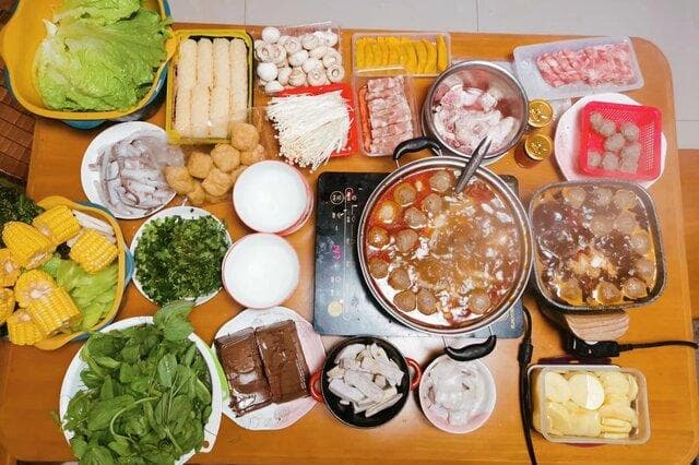 在家吃火锅必备食材清单：从食材到蘸料的全方位指南