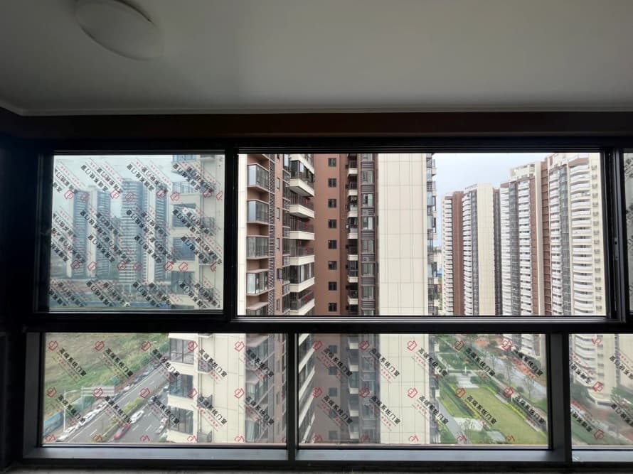六轨推拉窗：现代家居的品质之选