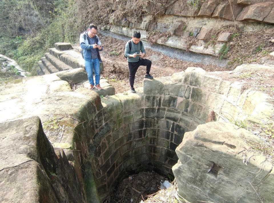 四川两博主结伴探秘历史文化遗存，记录的两座古桥被作为线索登记，计划申请文保单位