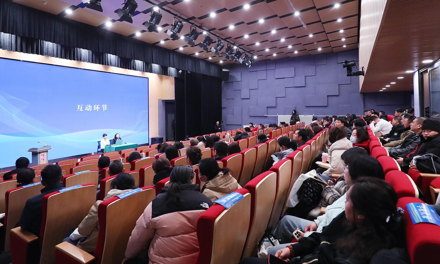 提高校园食品安全管理  加强中小学生健康知识普及——食育培训“第一课”走进校园