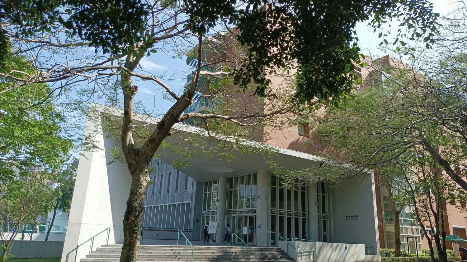 港大30人学历造假被捕，全球高校严查成常态