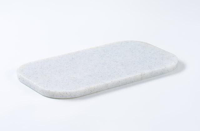塑料砧板和木砧板的区别：材质、适用场景及选购建议