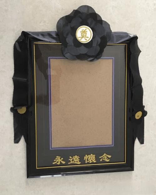 遗照摆放的最佳三个位置：尊重、传统与个人喜好的完美结合