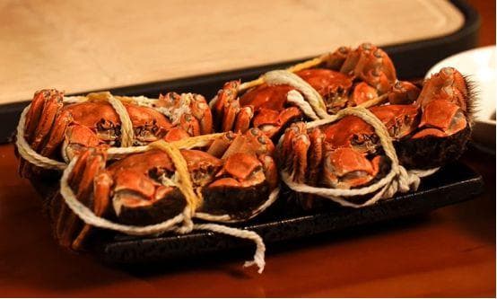 冬日大闸蟹的正确打开方式：搭配黄酒生姜更美味