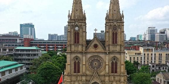 广州圣心大教堂，不输法国巴黎圣母院，中国最值得看的百年老教堂