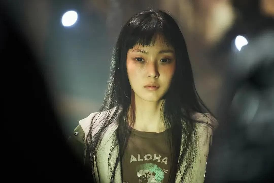 Netflix《寄生兽：灰色部队》本土化改编、人物与寄生讽刺