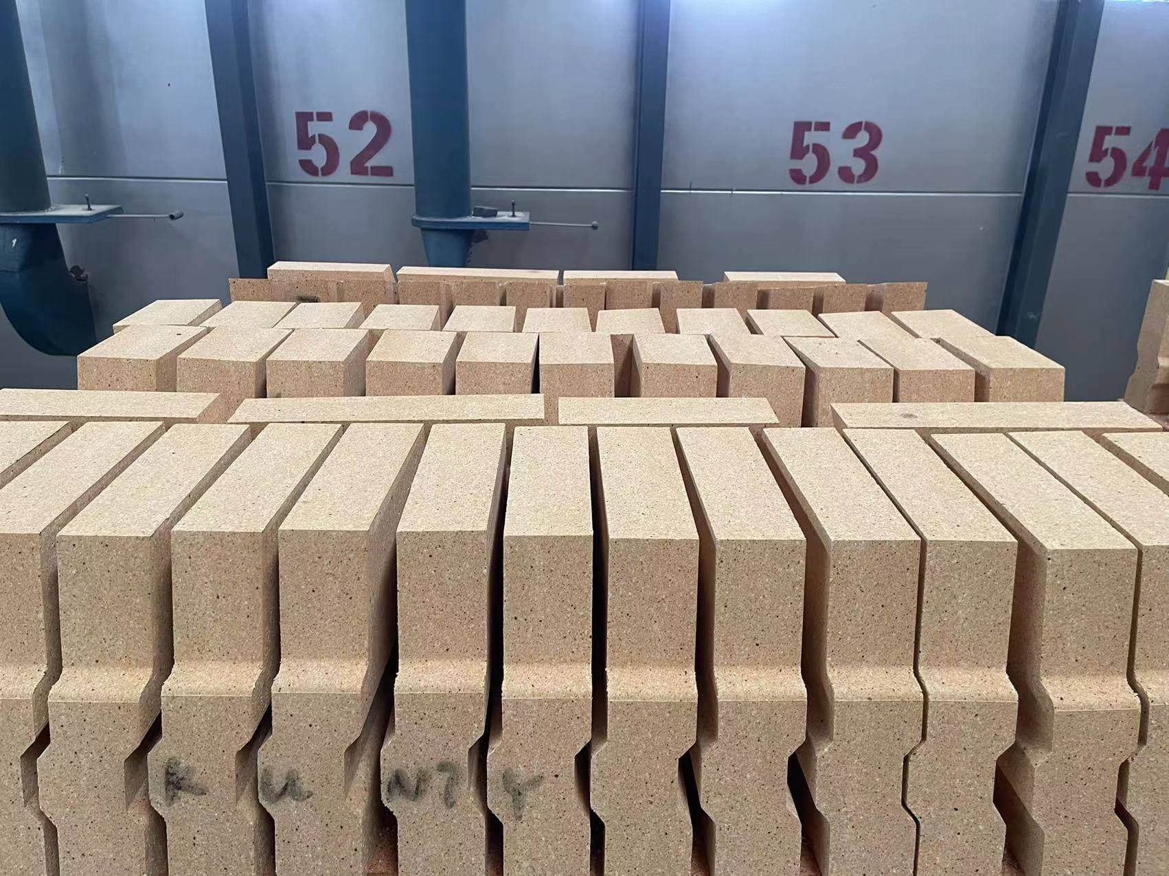 耐火砖 广泛应用于各种高温工业环境中