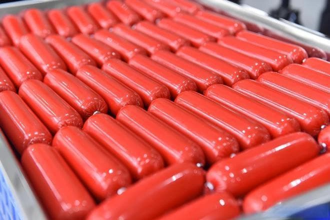 揭秘重庆特色火腿肠：大型加工厂的现代化制作工艺流程全解析