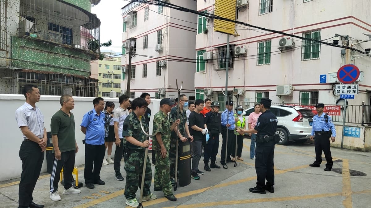 反恐演练进幼儿园，保障师生人身安全