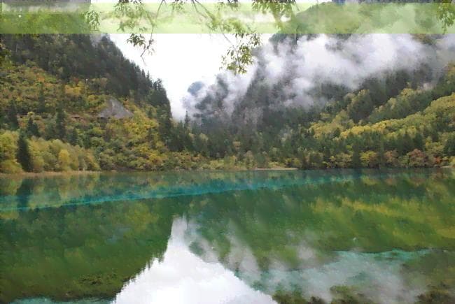 西双版纳少数民族旅游景点：特色风情与民族文化体验