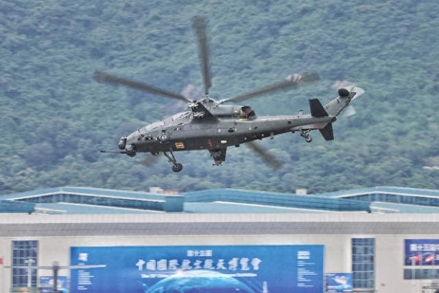 “旗舰版”直-10亮相，顶级配置堪称豪华，性能已达中型武直巅峰