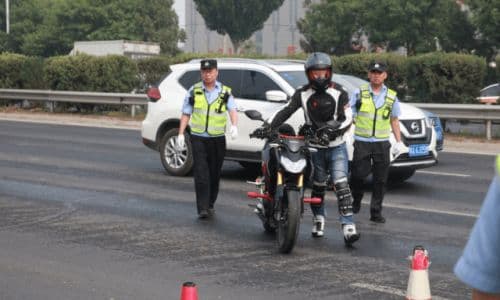 广东高速公路摩托车能否上路？详解规定与注意事项