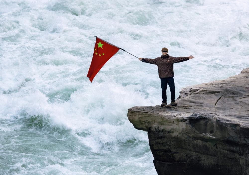 不卷影视歌，改卷体育成绩，谁将娱乐明星赶进了运动场？| 盘点2024