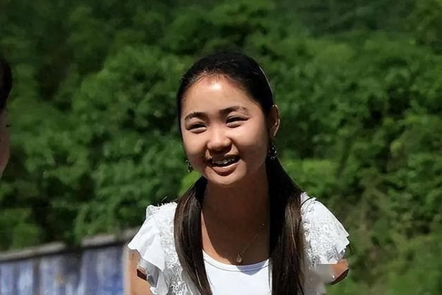 9岁失去双臂，15岁沿街乞讨，23岁用脚创业成总裁，她如今怎样了