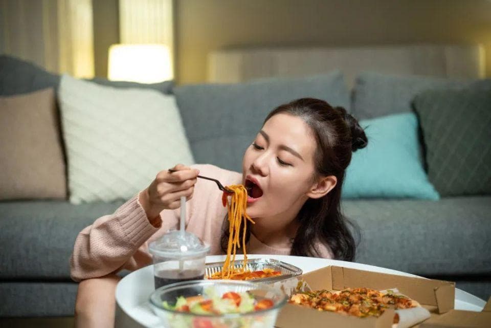 吃饭时 1 个动作，不仅控血糖、减肥，还有诸多好处，很多人不知道……