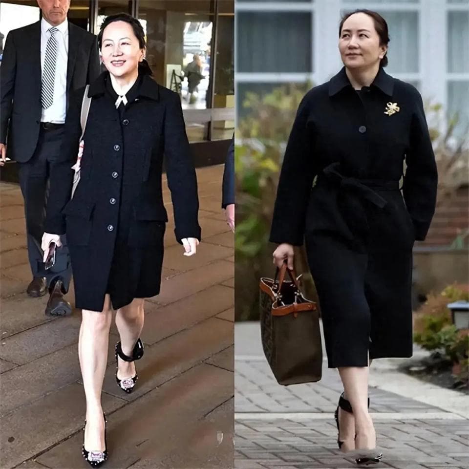 中年女性穿大衣时尽量别搭配丝袜！今年流行搭配裙子打底裤，超美