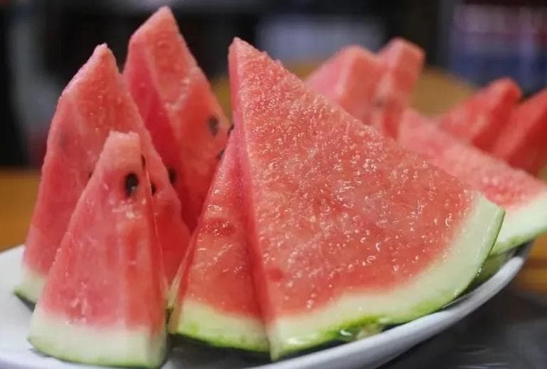 哺乳期妈妈食用西瓜全攻略：注意事项与健康指南