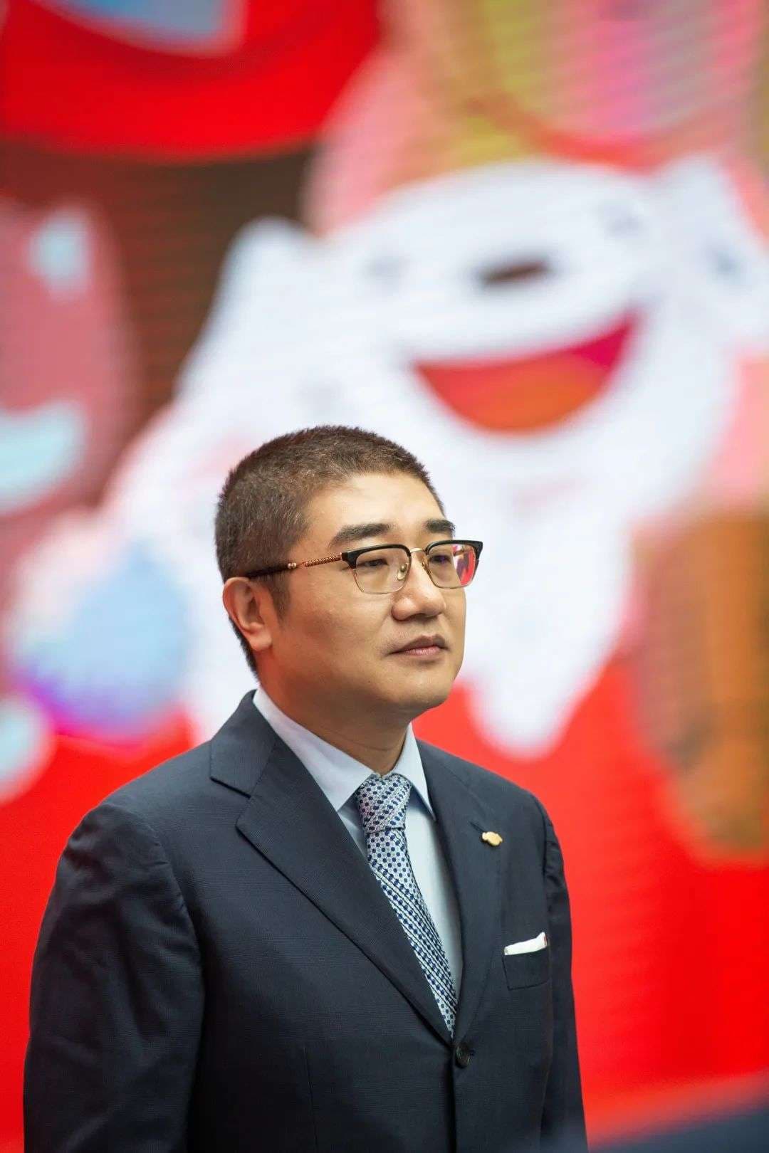 刘强东卸任，徐雷承压