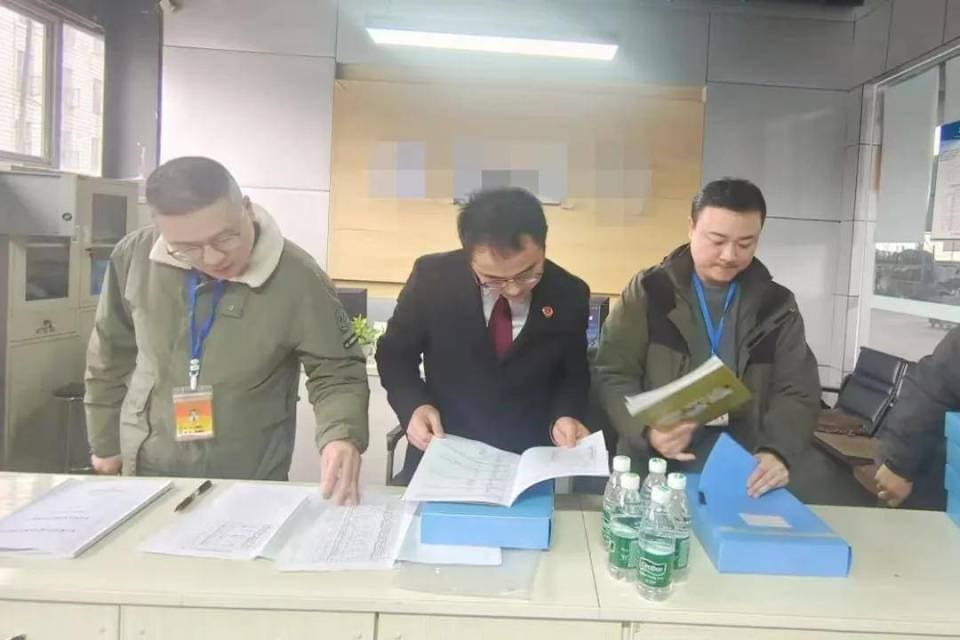 快递员社保缴了吗？喷涂作业是否有防护？三个案例讲述劳动者权益保障故事