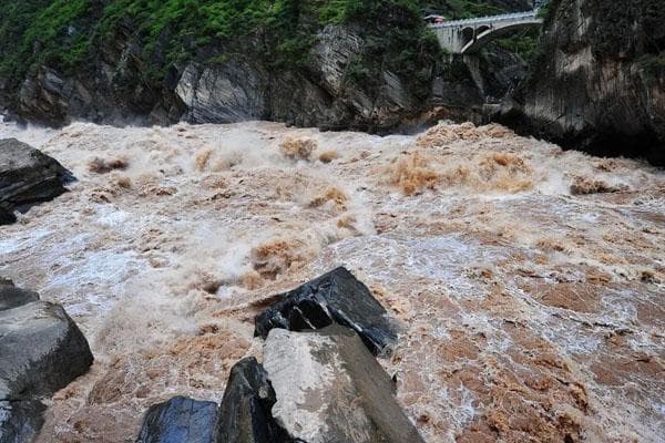 云南虎跳峡进入最佳观赏期 虎跳峡几月份去最壮观