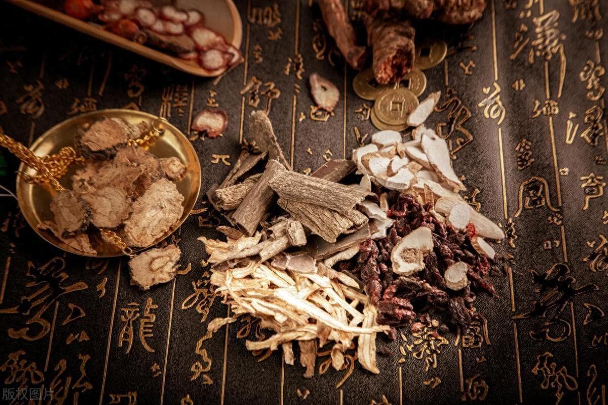 “桂枝汤”，为医圣张仲景，群方之首，集阴阳五行智慧于一方