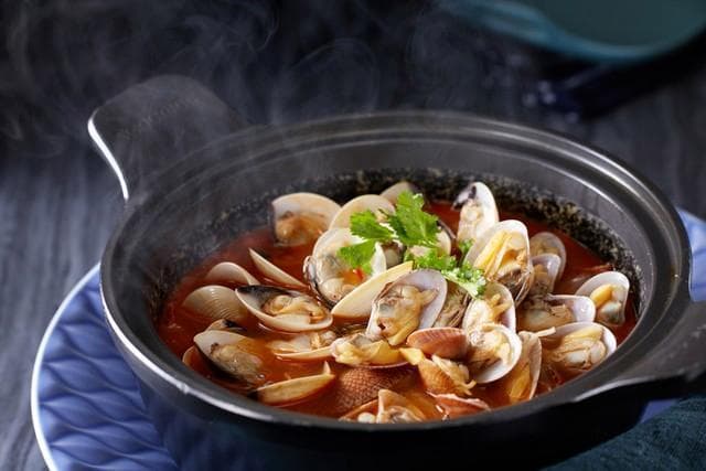 探秘花甲：从沙袋到美味，一场味觉与生活的盛宴